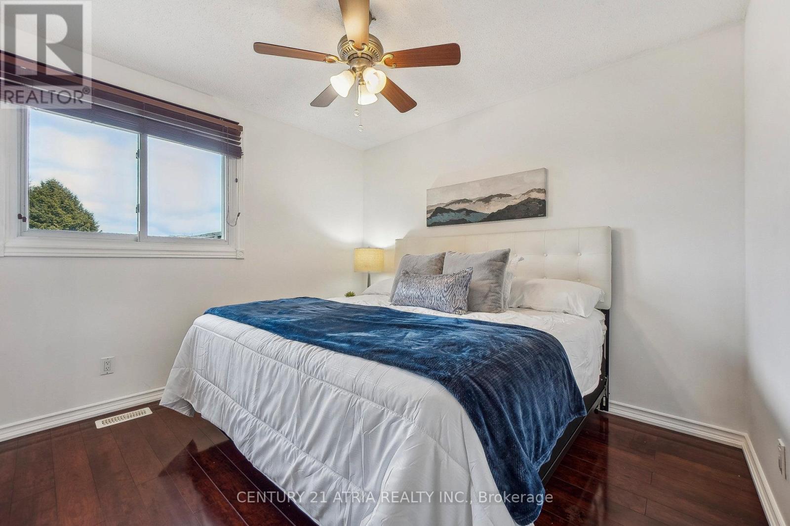 62 Guildwood Drive, Hamilton (Gurnett), Ontario  L9C 6S4 - Photo 7 - X12077816
