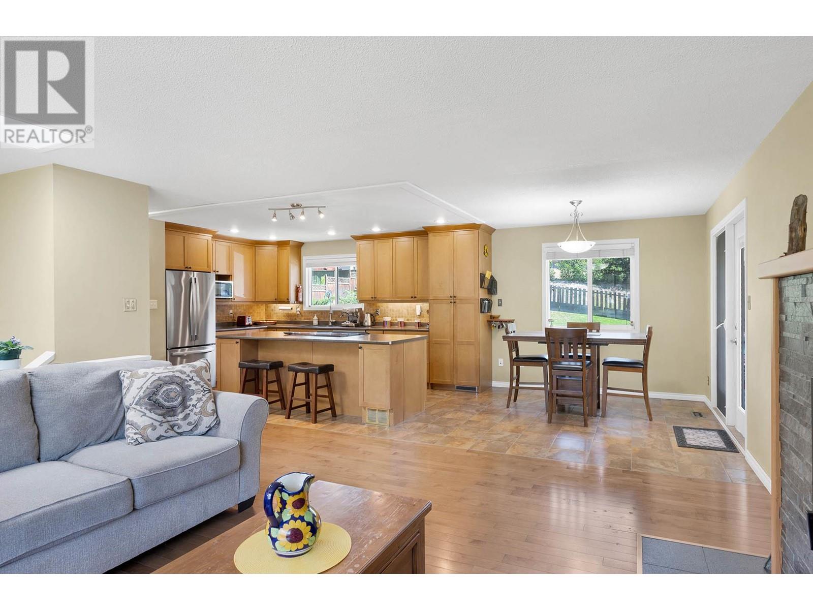 Property at 1206 HIGHRIDGE Drive image 4