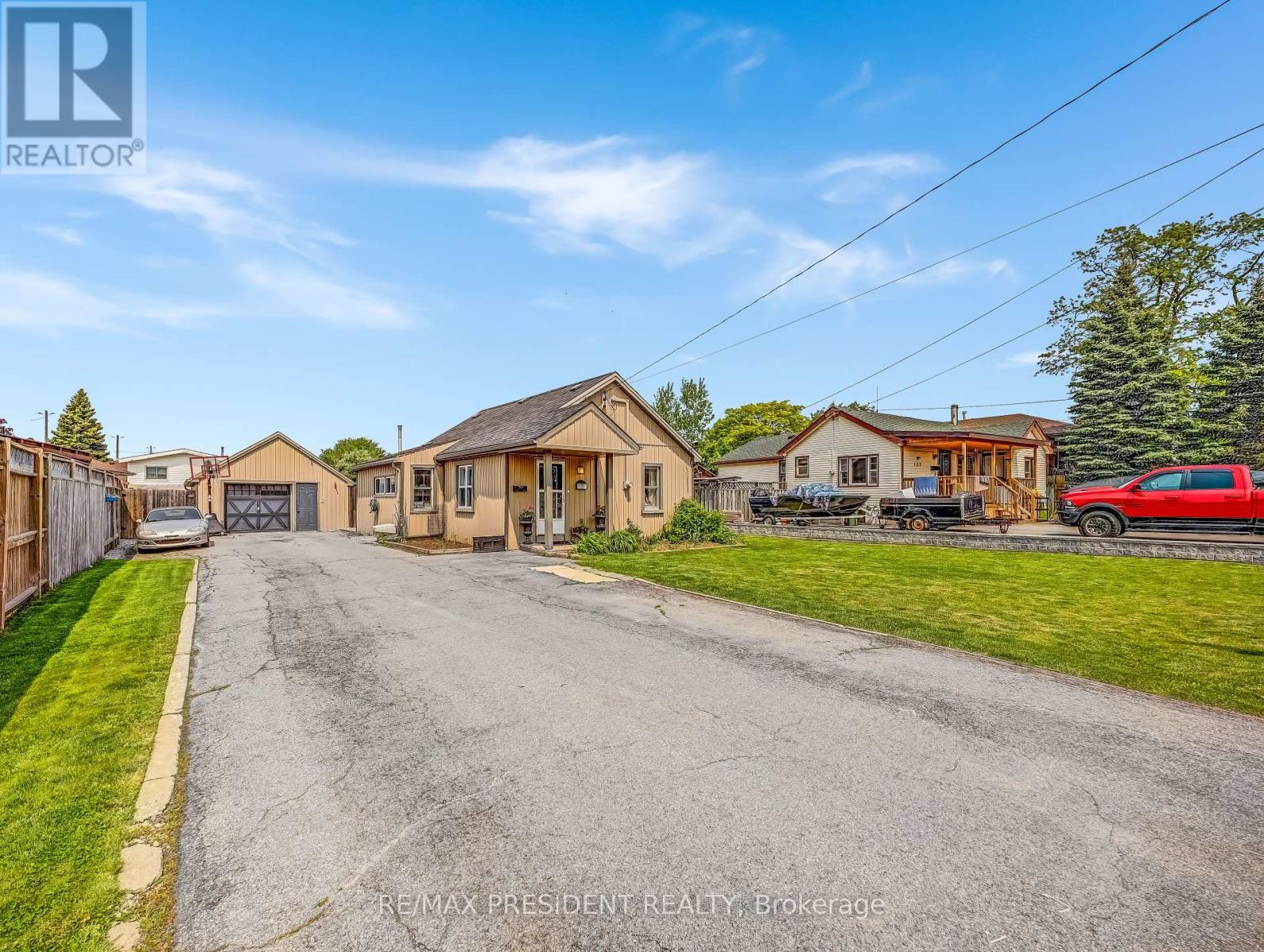 135 Green Road, Hamilton (Stoney Creek), Ontario  L8G 3X2 - Photo 2 - X12196284