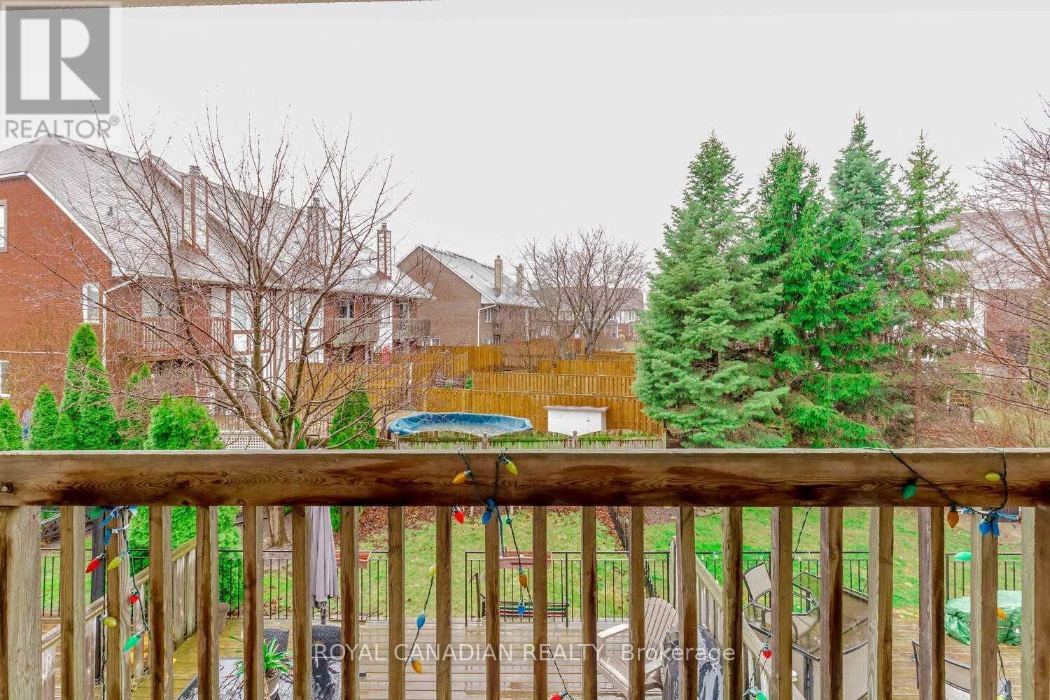 56 Edgewater Drive, Hamilton, Ontario  L8E 4Z3 - Photo 9 - X12196313