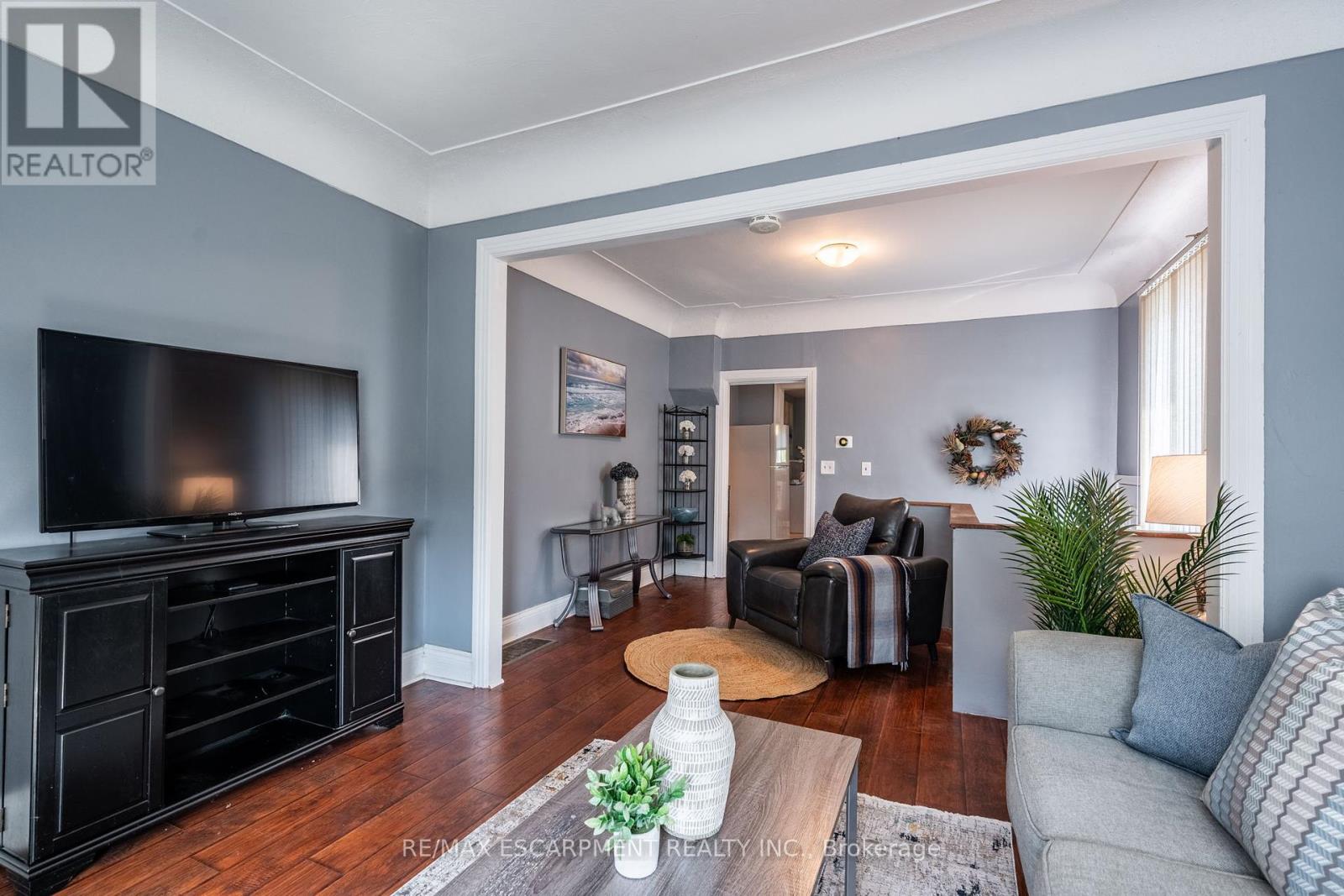 153 East 5th Street, Hamilton (Centremount), Ontario  L9A 2Z7 - Photo 12 - X12196344