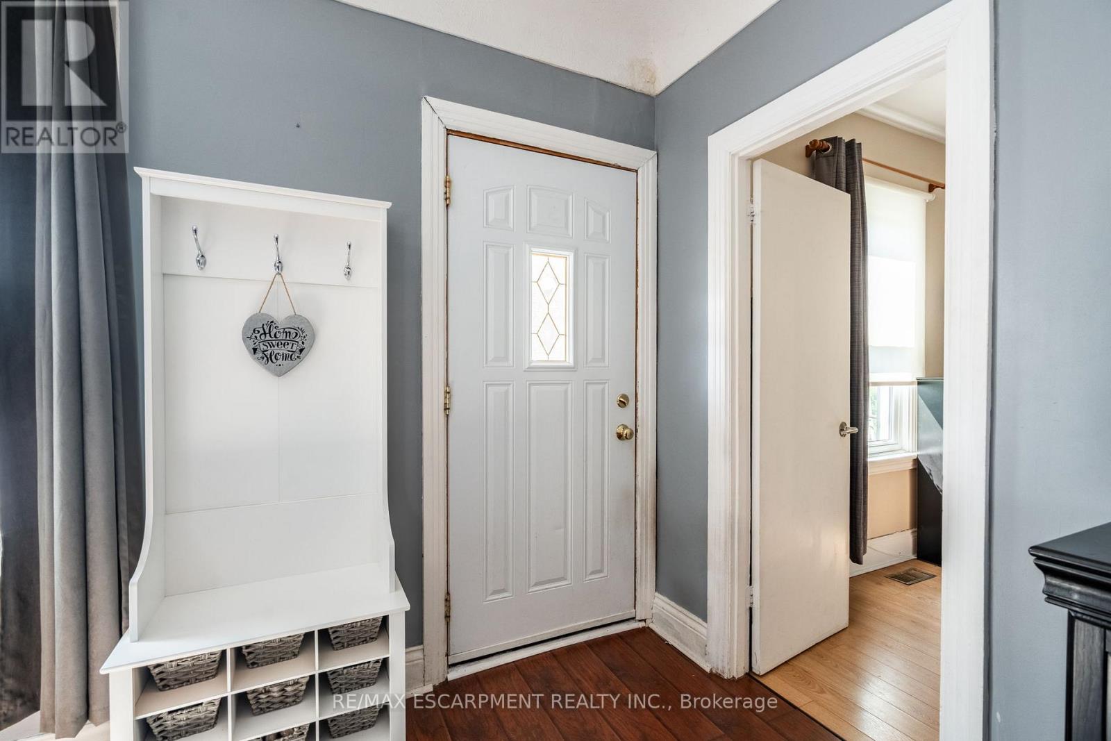153 East 5th Street, Hamilton, Ontario  L9A 2Z7 - Photo 4 - X12196344