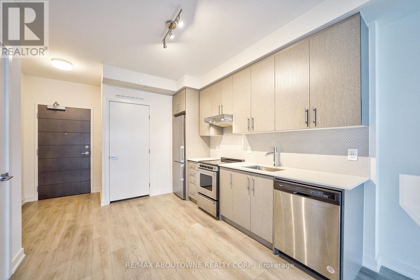 1207 - 212 King William Street, Hamilton, Ontario  L8R 0A7 - Photo 10 - X12196446