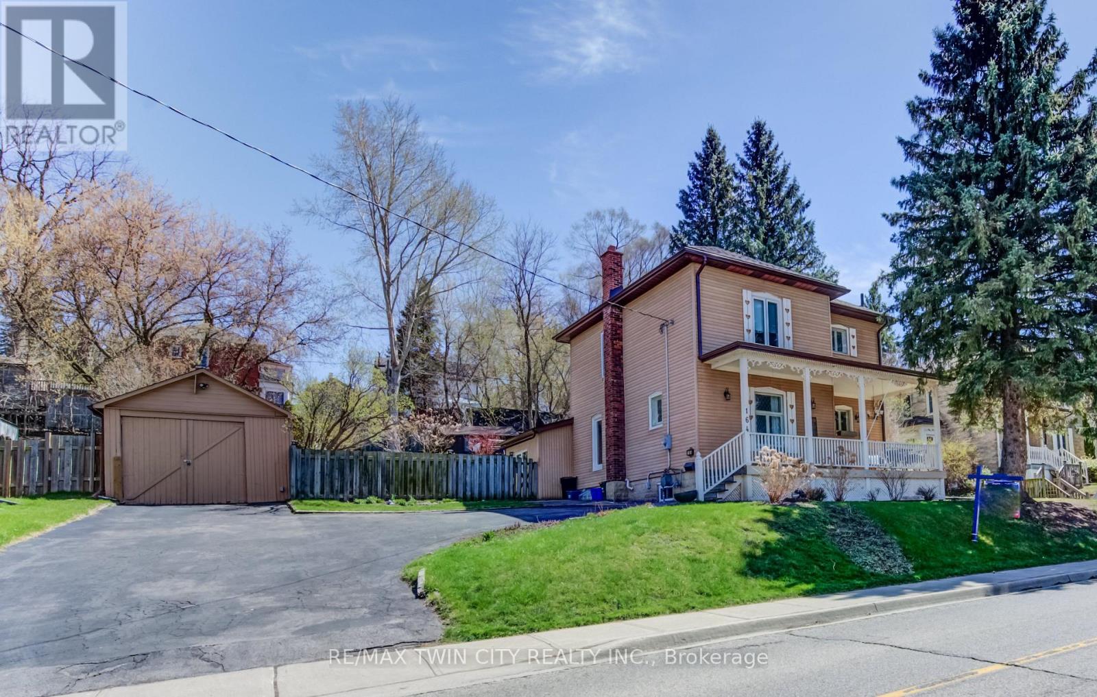Property at 164 QUEEN STREET E image 3