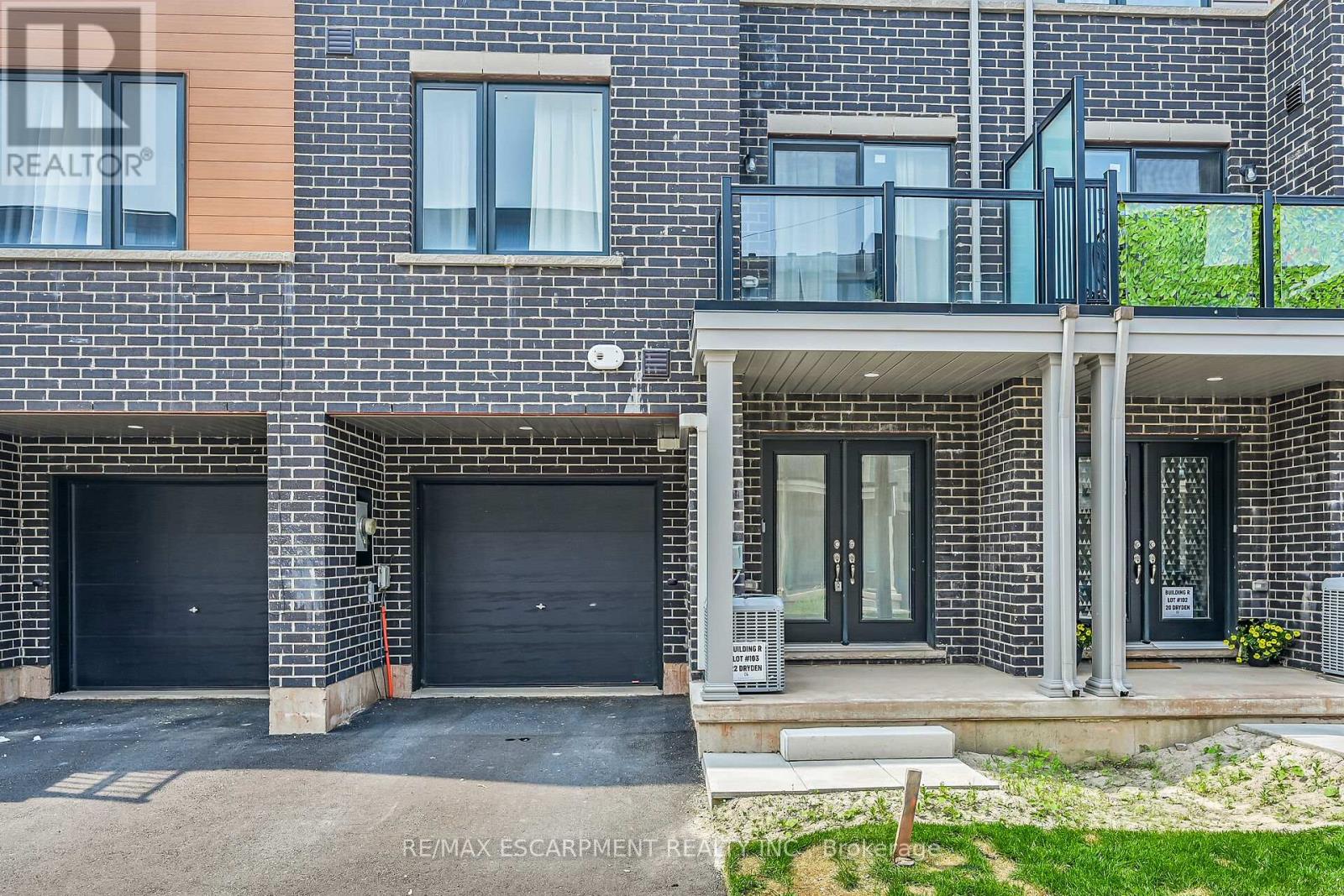 22 Dryden Lane, Hamilton (Mcquesten), Ontario  L8H 0B6 - Photo 5 - X12196474