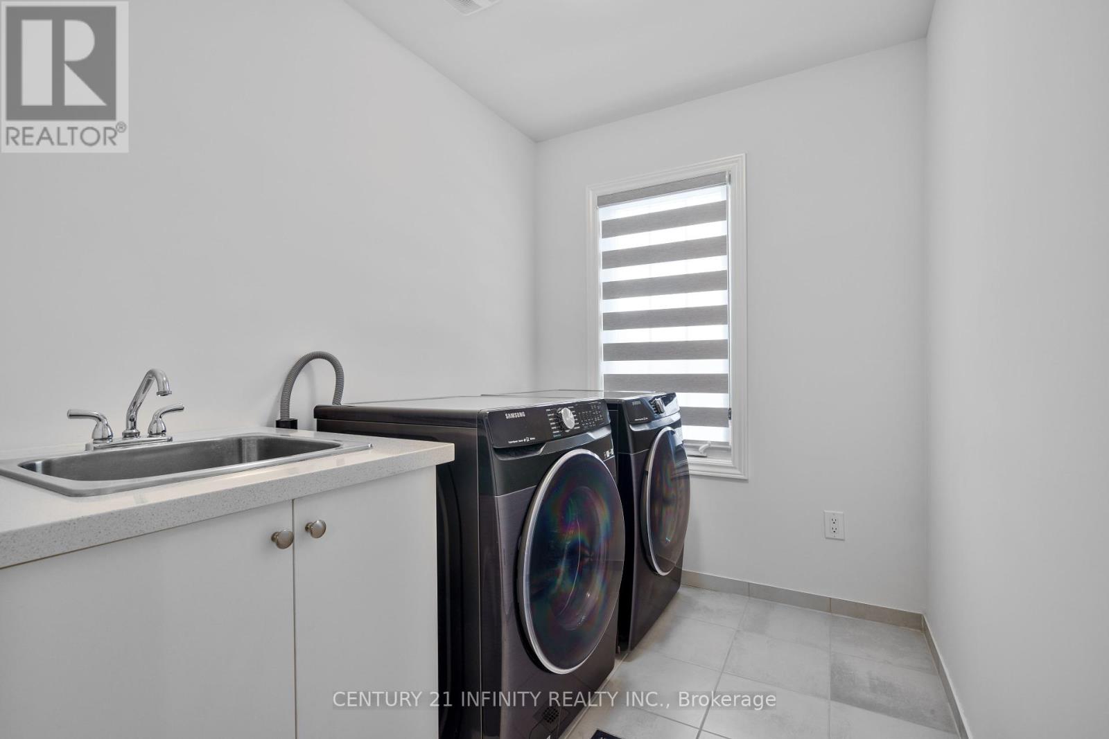 18 Valleo Street, Georgina, Ontario  L4P 0J9 - Photo 30 - N12196603