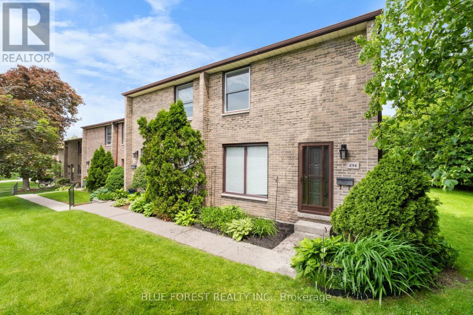 15 - 696 Wonderland Road S