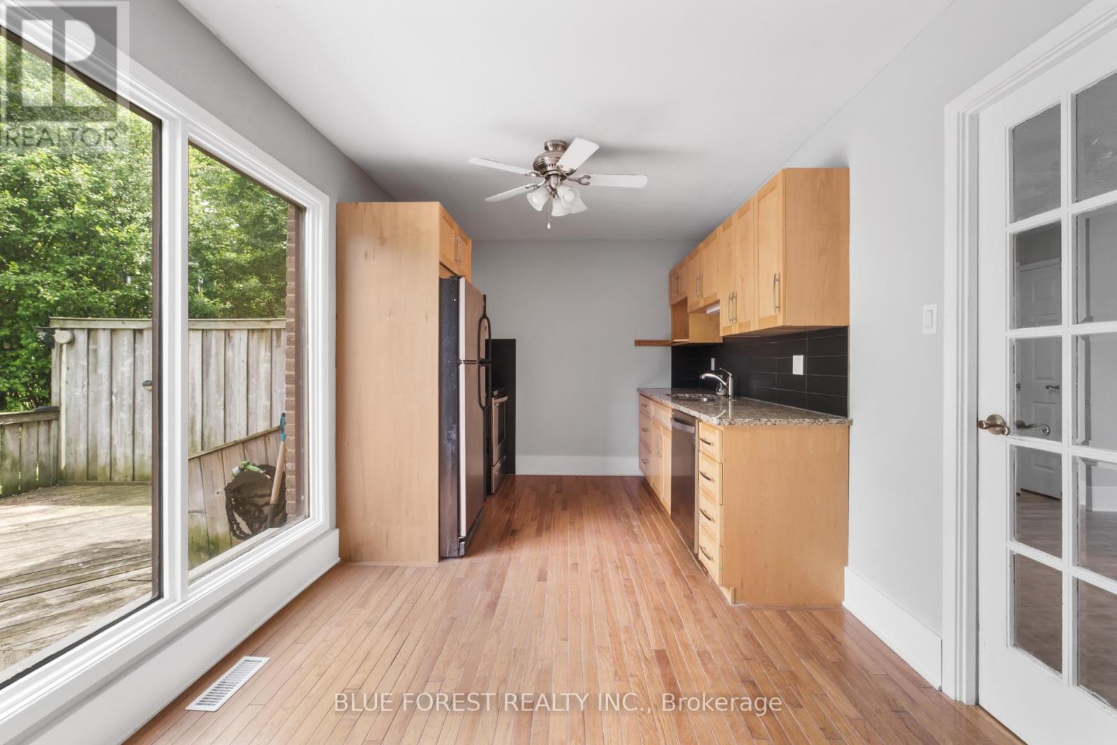 Photo 9 of 43 for 15 - 696 Wonderland Road S