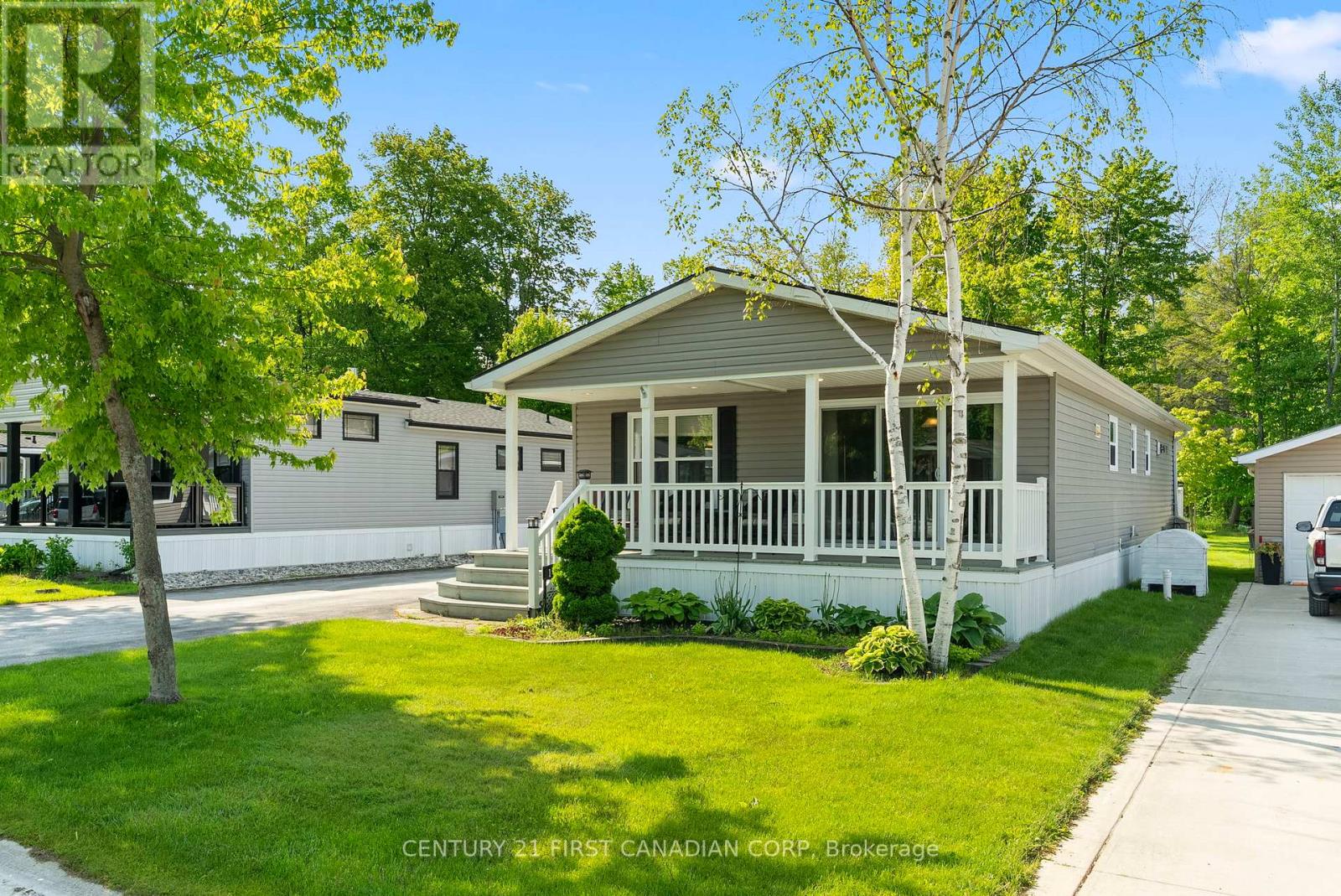 36501 Dashwood Road, South Huron, Ontario  N0M 1M0 - Photo 4 - X12196590