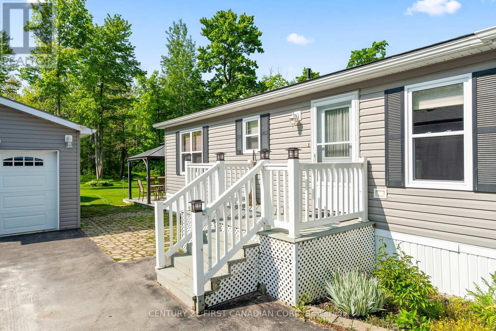 36501 Dashwood Road, South Huron, Ontario  N0M 1M0 - Photo 6 - X12196590