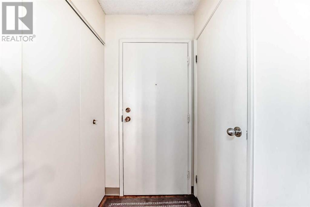 Property at 5212, 315 Southampton Drive SW image 3
