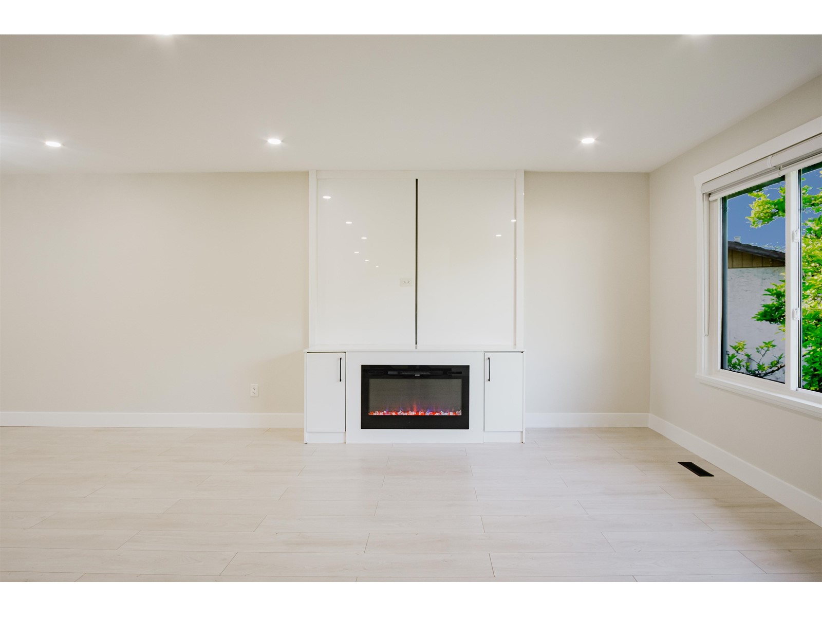Property at 20506 48B AVENUE image 3