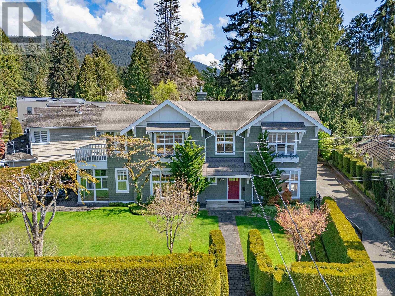 4379 Ross Crescent, West Vancouver, British Columbia  V7W 1B3 - Photo 2 - R2993052