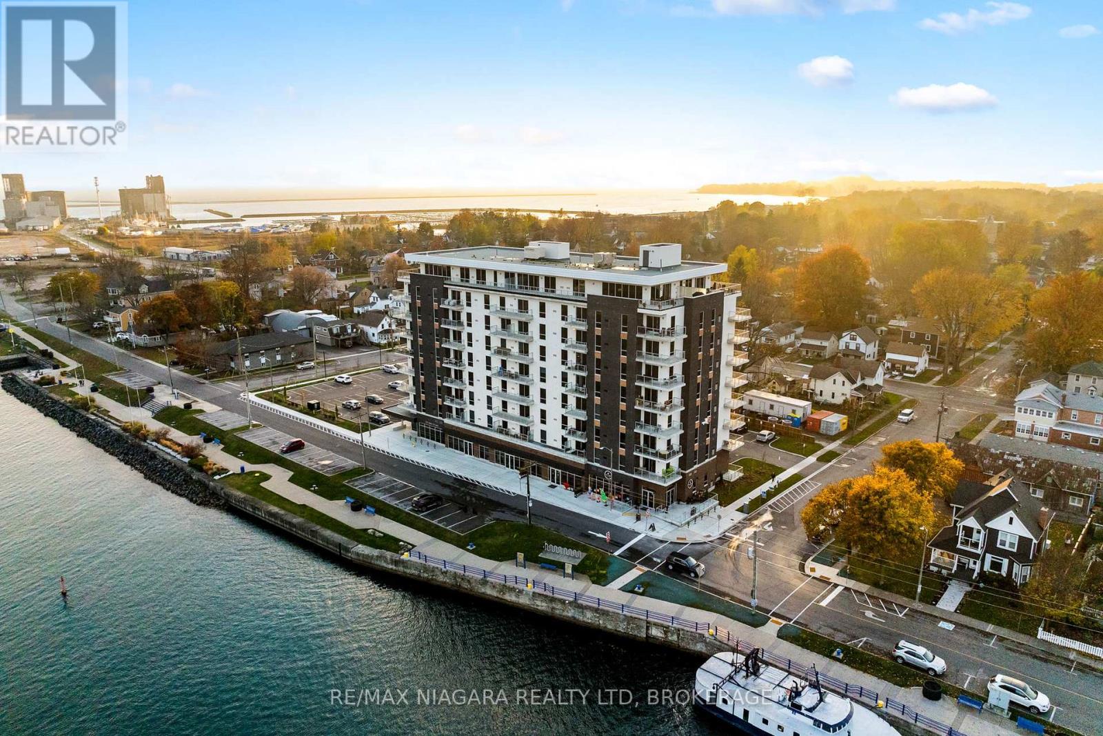605 - 118 West Street, Port Colborne, Ontario  L3K 4C9 - Photo 1 - X12196543