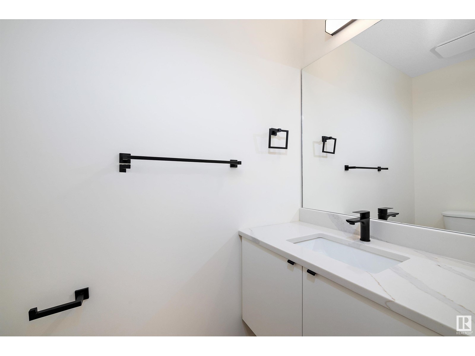 Property at 11338 89 ST NW image 3