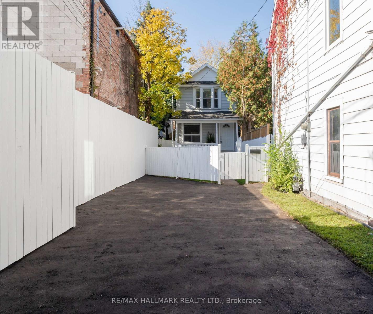 106 Willow Avenue, Toronto, Ontario  M4E 3K3 - Photo 2 - E12176957