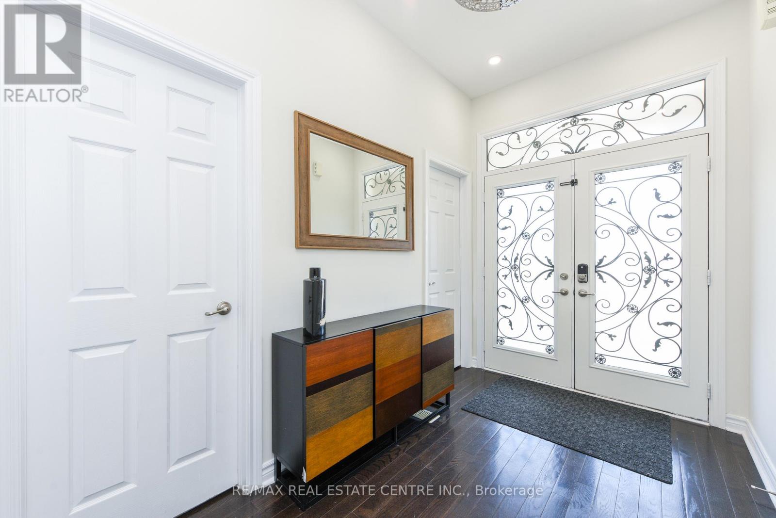 339 Sixteen Mile Drive, Oakville, Ontario  L6M 4M2 - Photo 4 - W12185899