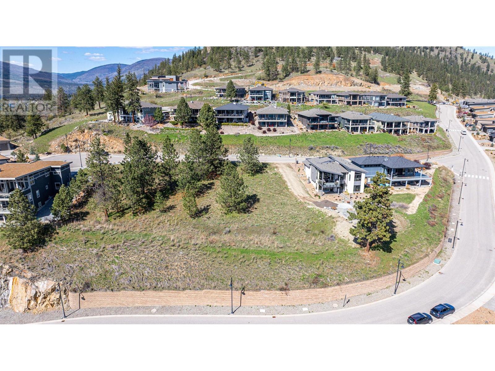 8944 Davidson Place, Vernon, British Columbia  V1H 2K9 - Photo 4 - 10344243