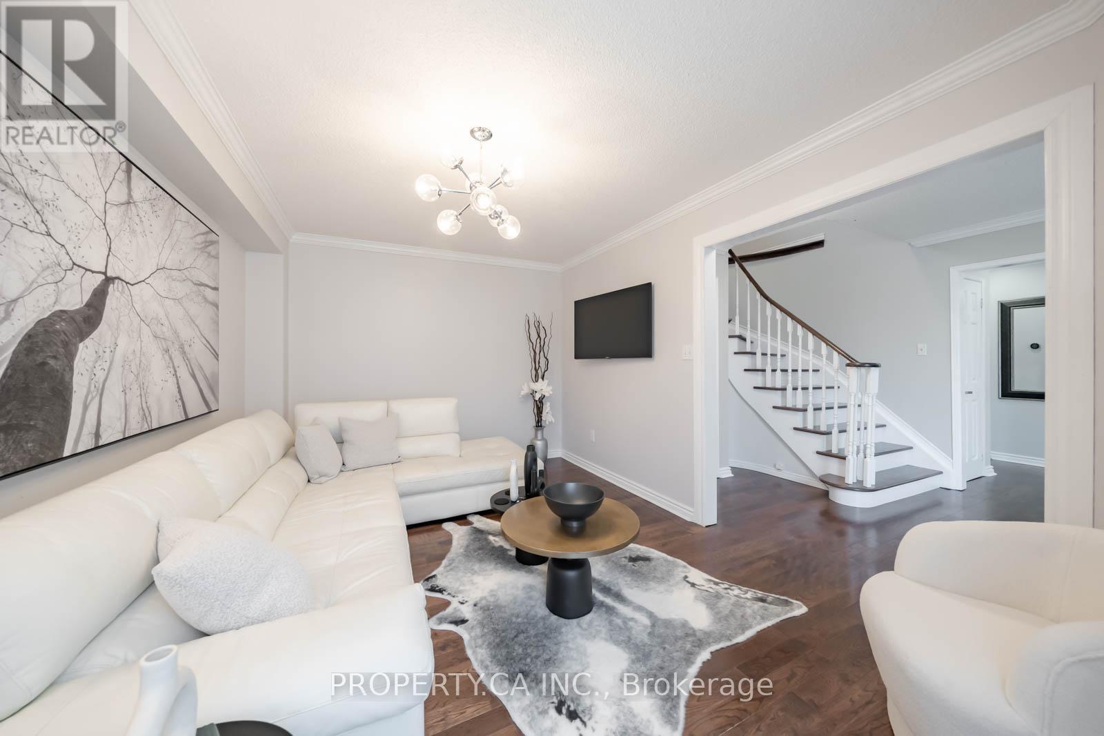 738 Aspen Road, Pickering, Ontario  L1V 4H2 - Photo 4 - E12195728
