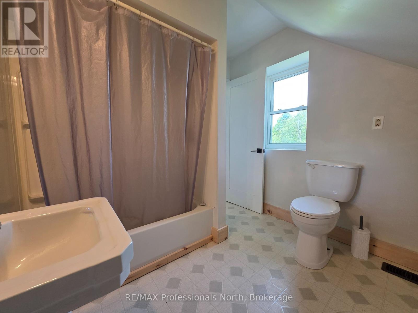 1537 Tulip Road, Algonquin Highlands, Ontario  K0M 2K0 - Photo 10 - X12196598