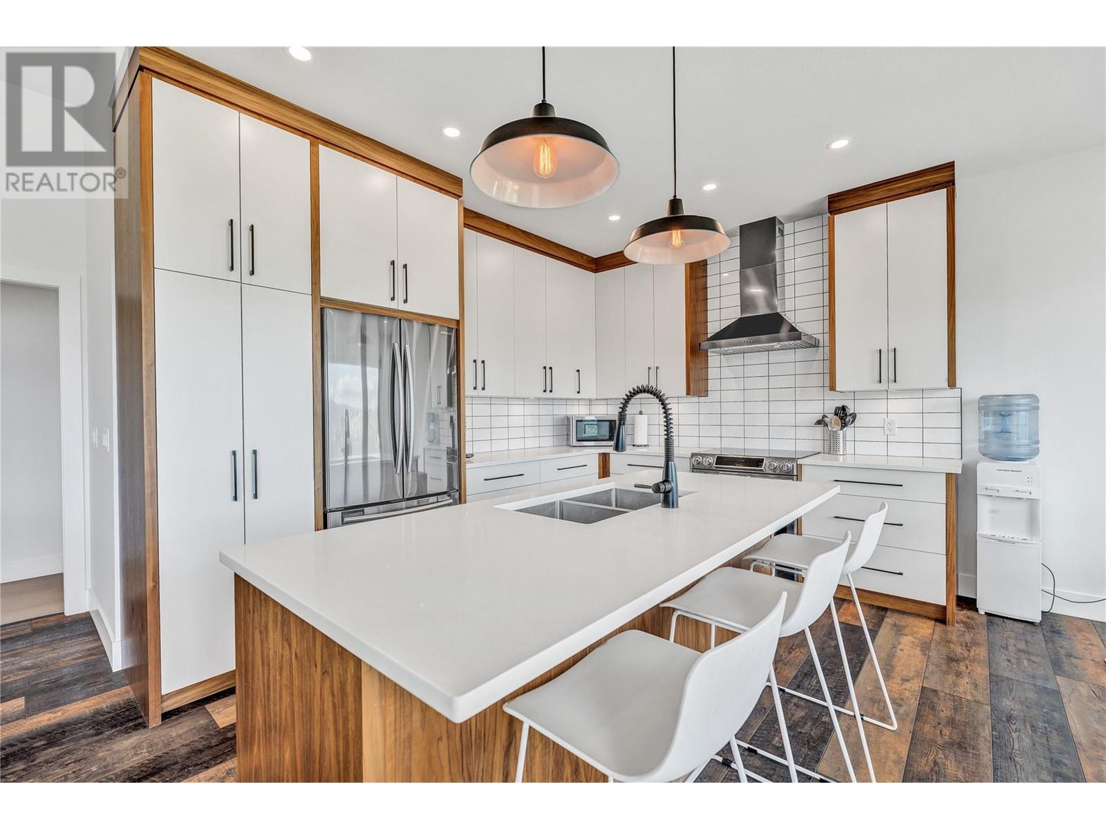Property at 2129 Ensign Quay image 2