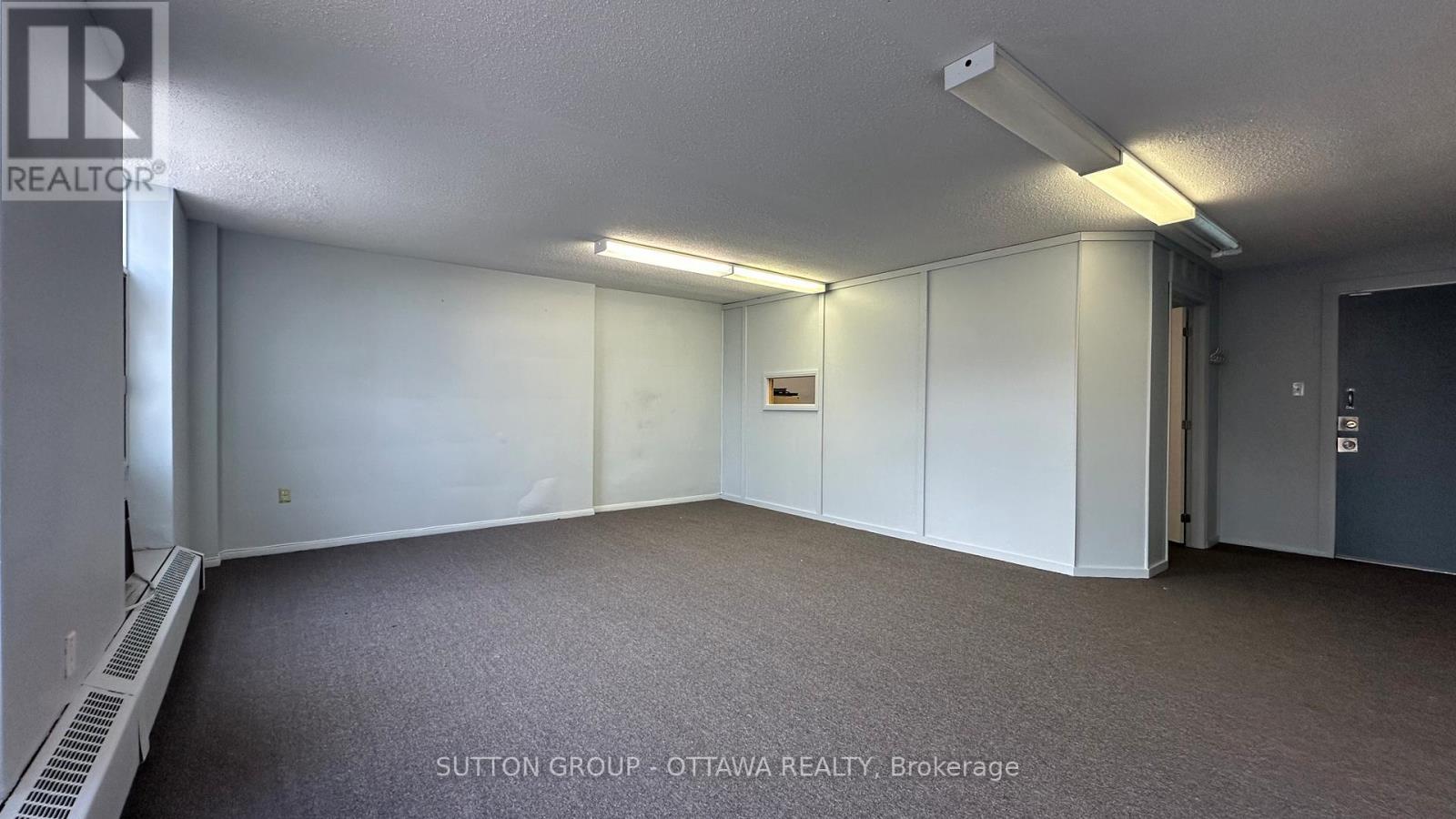 205 - 1061 Merivale Road, Ottawa, Ontario  K1Z 6A9 - Photo 3 - X12196552