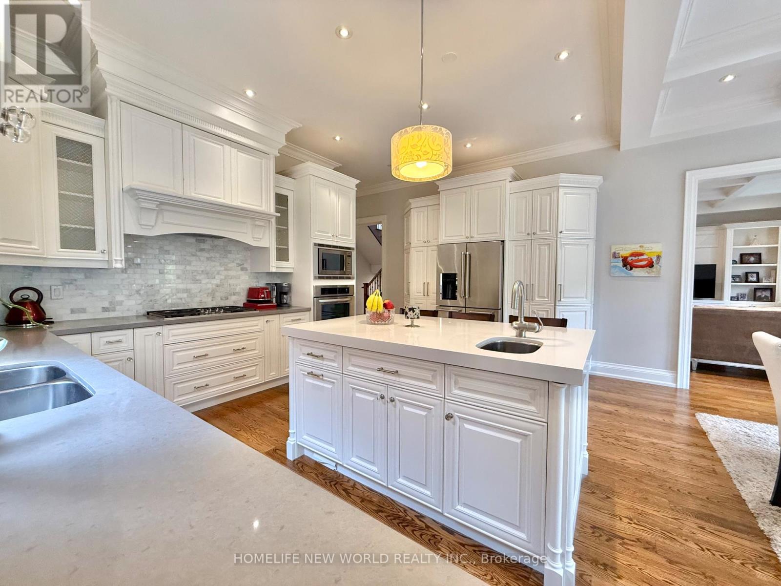 129 York Downs Drive, Toronto, Ontario  M3H 2G6 - Photo 9 - C12196575