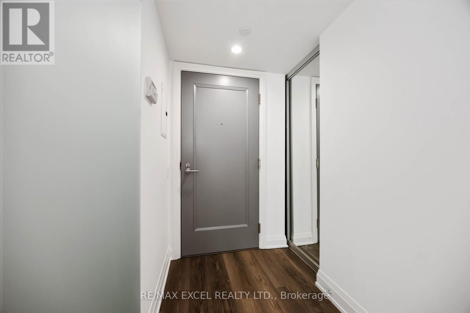 2908 - 155 Yorkville Avenue, Toronto, Ontario  M5R 0B4 - Photo 6 - C12196592