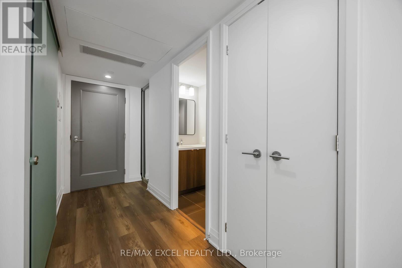 2908 - 155 Yorkville Avenue, Toronto, Ontario  M5R 0B4 - Photo 7 - C12196592