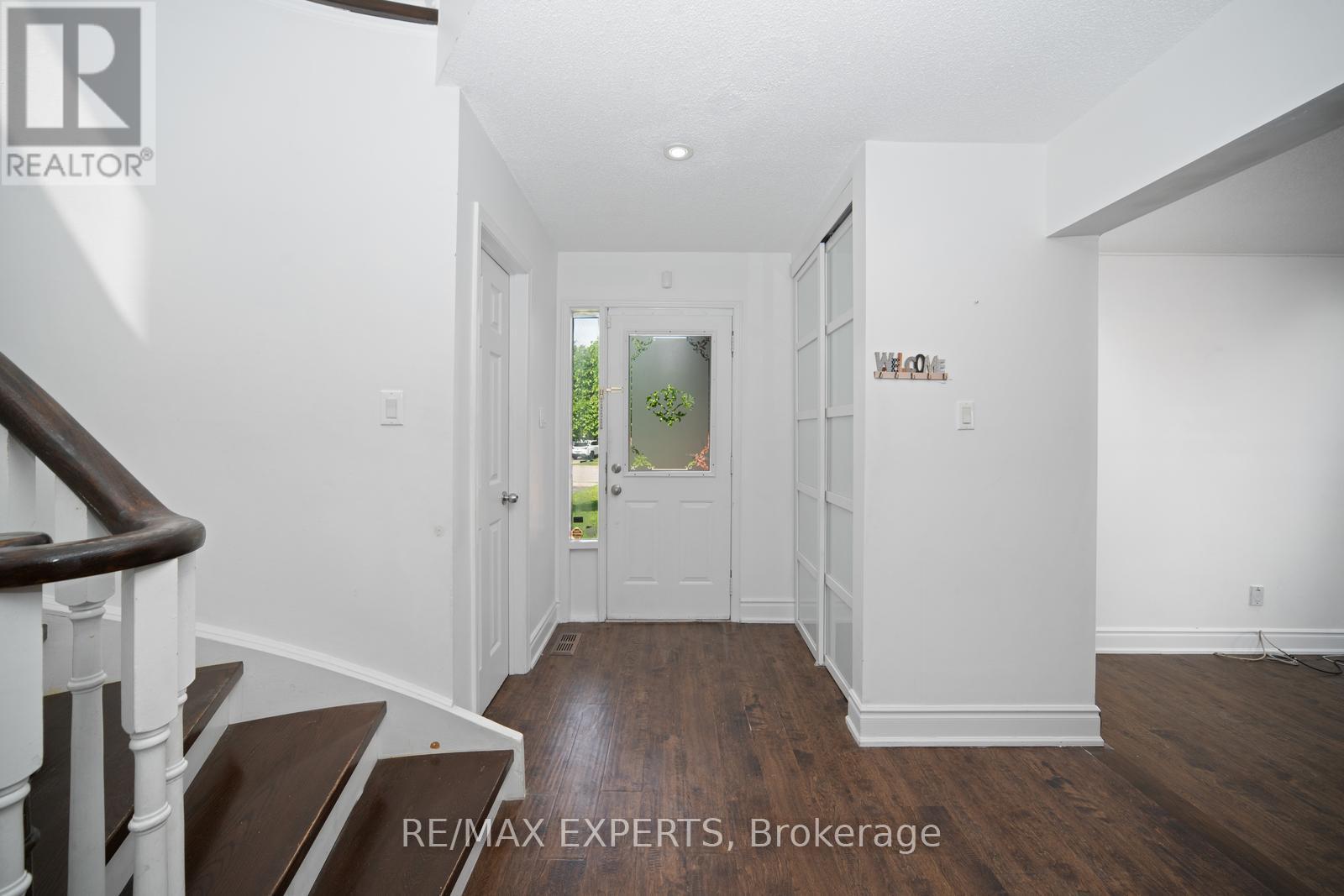 66 Carl Crescent, Toronto, Ontario  M1W 3R2 - Photo 4 - E12196583