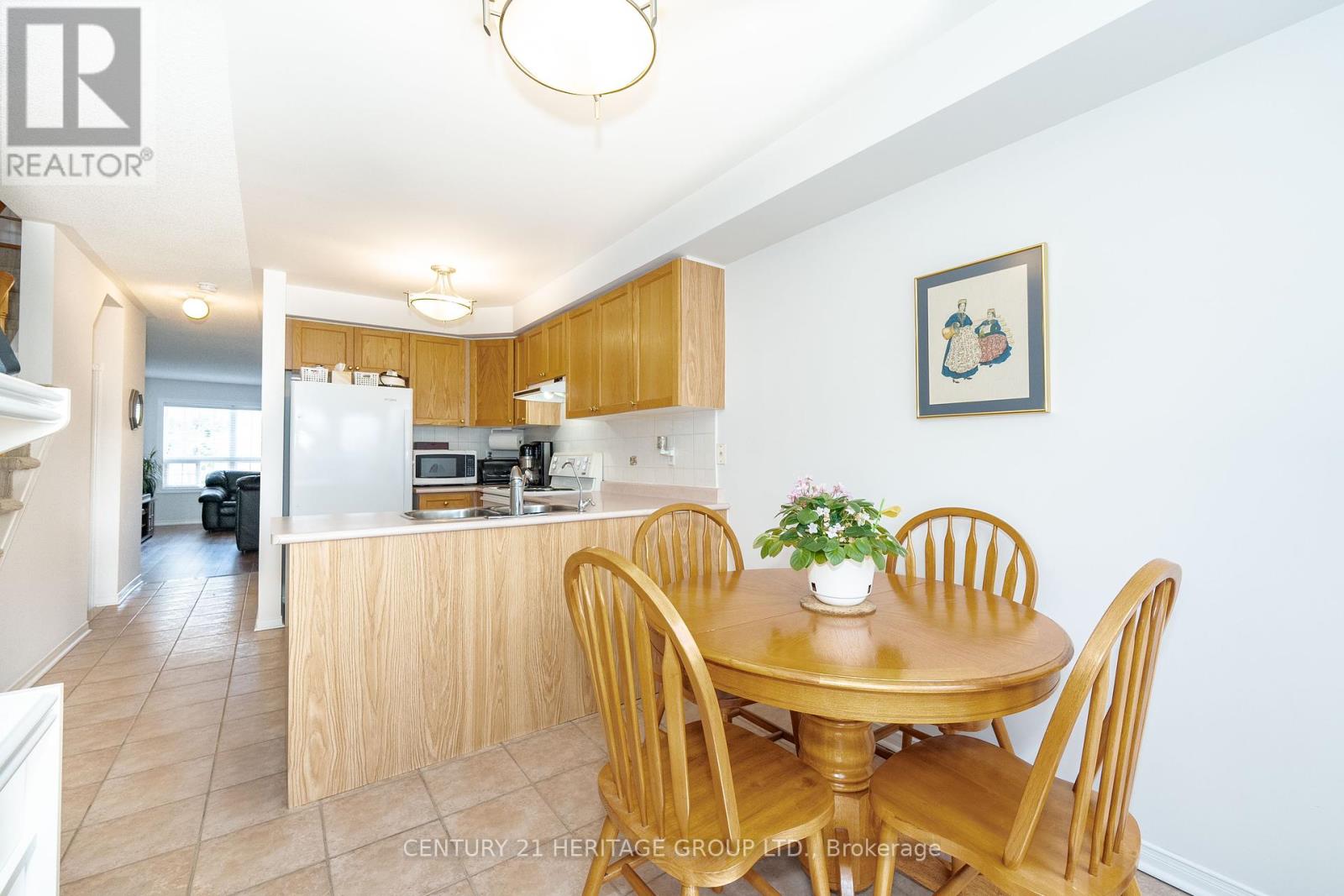 124 Rory Road, Toronto, Ontario  M6L 3G4 - Photo 6 - W12116661