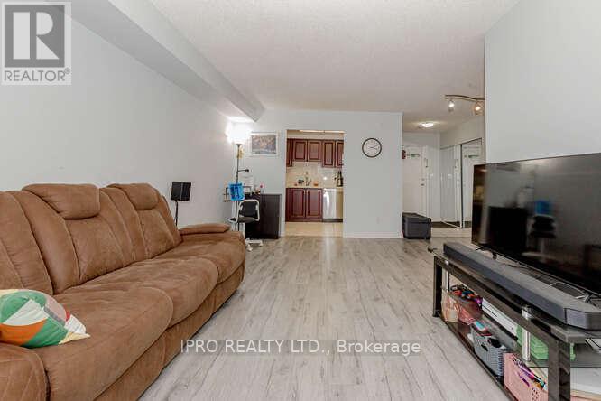 1213 - 135 Hillcrest Avenue, Mississauga, Ontario  L5B 4B1 - Photo 18 - W12196283
