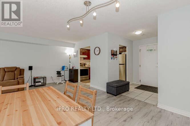 1213 - 135 Hillcrest Avenue, Mississauga, Ontario  L5B 4B1 - Photo 12 - W12196283