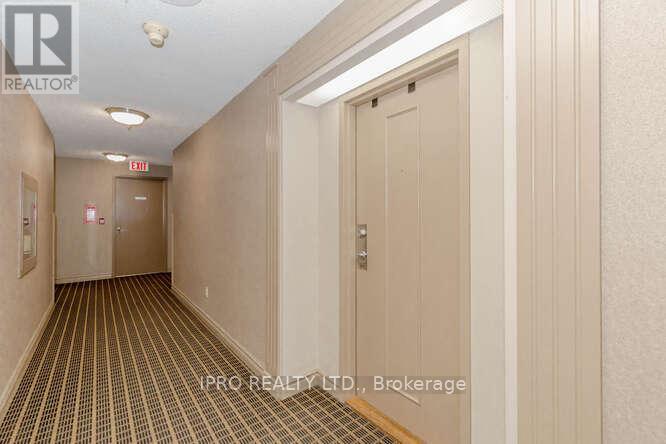 1213 - 135 Hillcrest Avenue, Mississauga, Ontario  L5B 4B1 - Photo 2 - W12196283