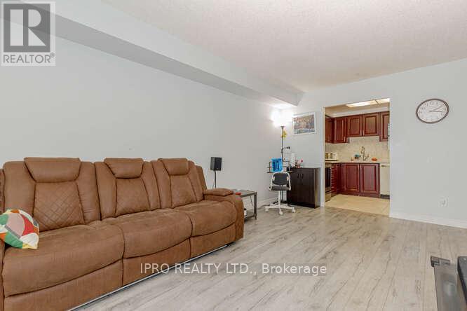 1213 - 135 Hillcrest Avenue, Mississauga, Ontario  L5B 4B1 - Photo 17 - W12196283