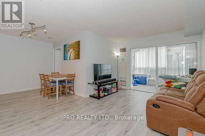1213 - 135 Hillcrest Avenue, Mississauga, Ontario  L5B 4B1 - Photo 15 - W12196283