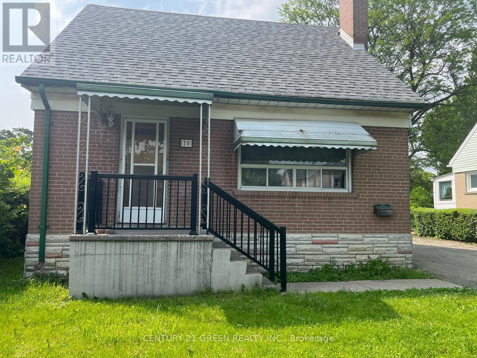70 MCCAUL STREET, Brampton, Ontario