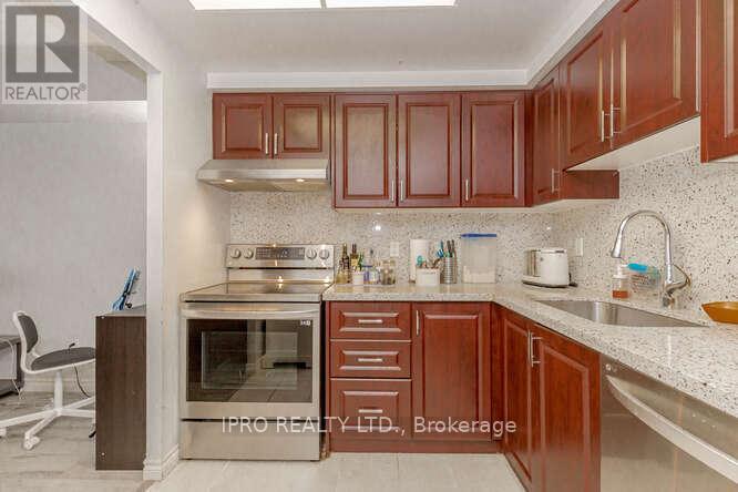 1213 - 135 Hillcrest Avenue, Mississauga, Ontario  L5B 4B1 - Photo 25 - W12196283