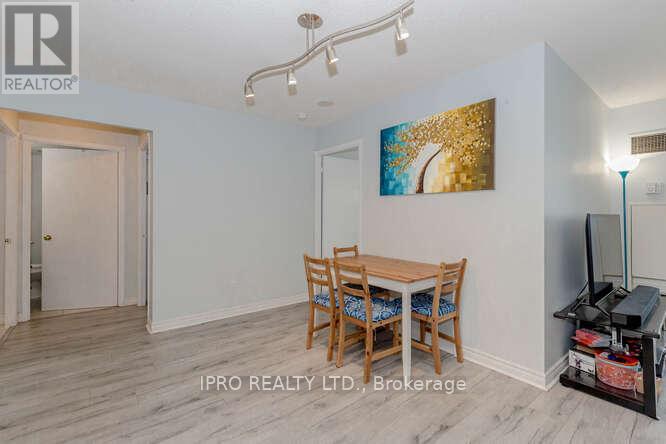 1213 - 135 Hillcrest Avenue, Mississauga, Ontario  L5B 4B1 - Photo 9 - W12196283