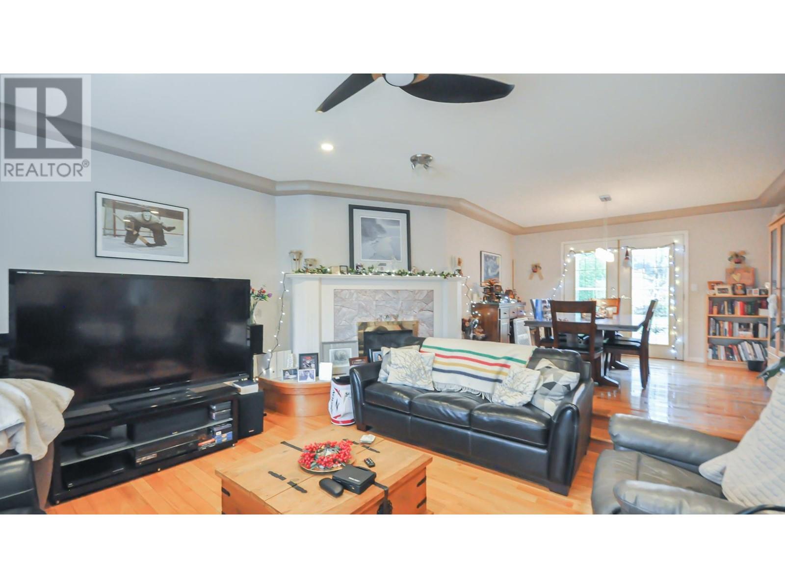 2215 Sorrento Drive, Coquitlam, British Columbia  V3K 6H6 - Photo 2 - R3003100