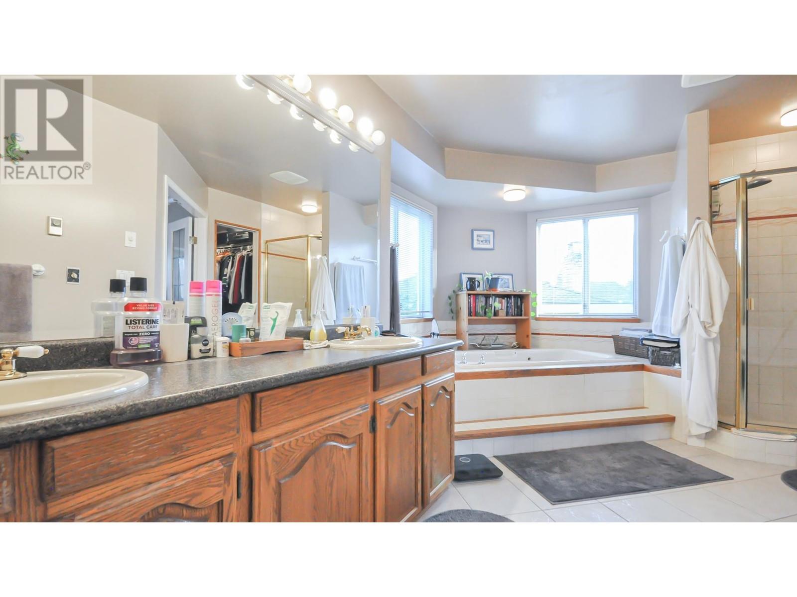 2215 Sorrento Drive, Coquitlam, British Columbia  V3K 6H6 - Photo 21 - R3003100