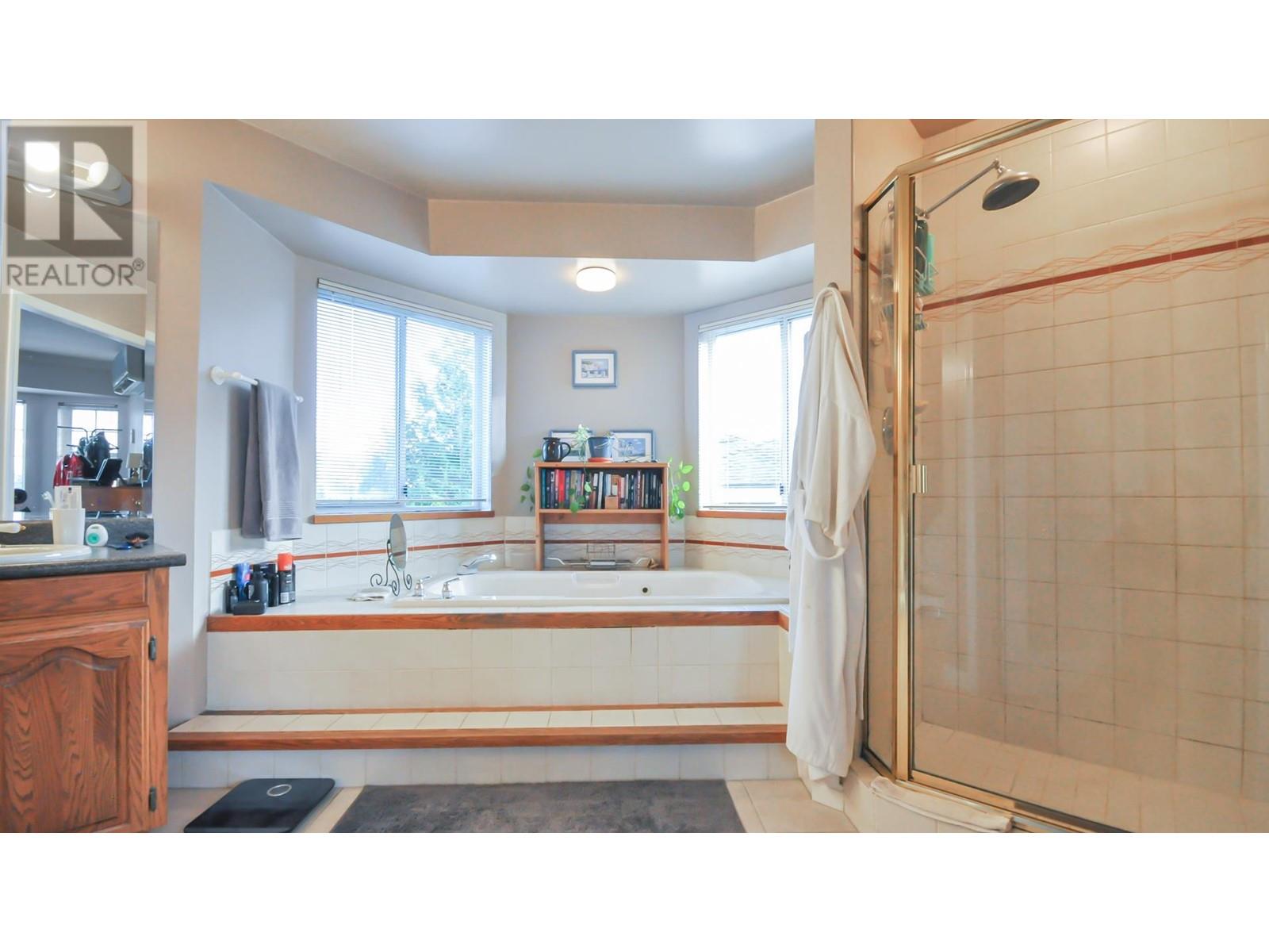2215 Sorrento Drive, Coquitlam, British Columbia  V3K 6H6 - Photo 19 - R3003100