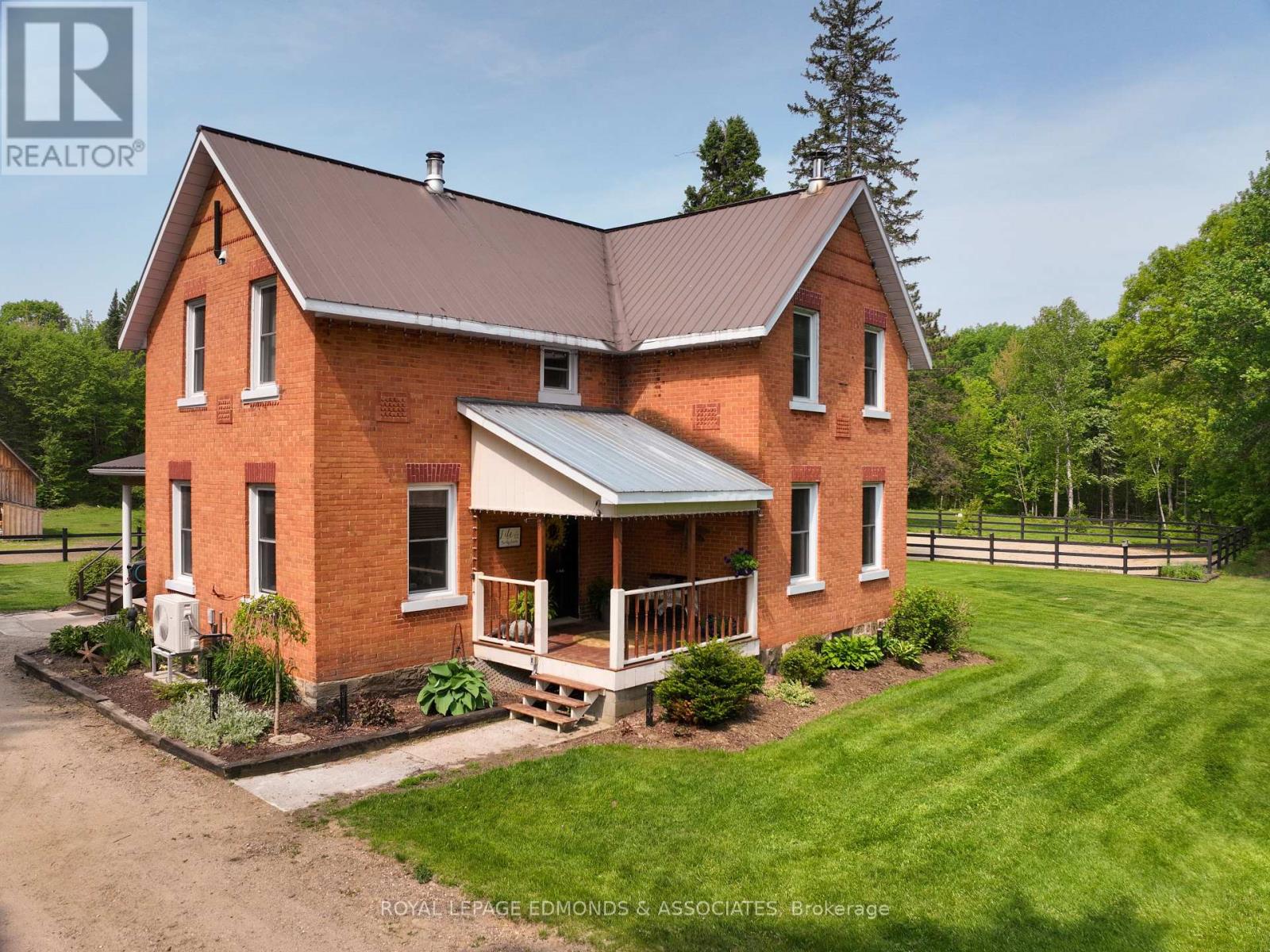 1077 Allan Road, Laurentian Hills, Ontario  K0J 1P0 - Photo 1 - X12084045