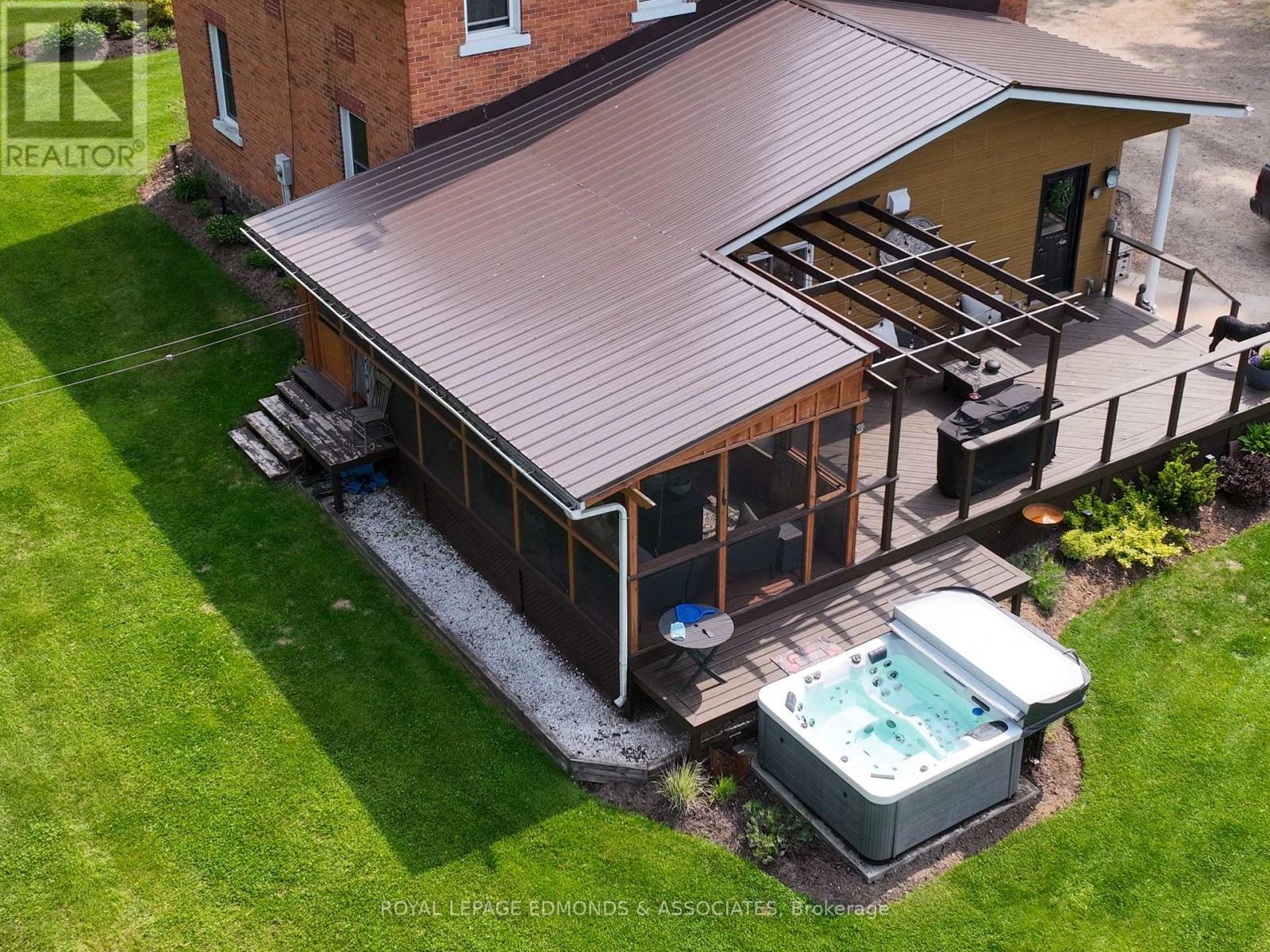 1077 Allan Road, Laurentian Hills, Ontario  K0J 1P0 - Photo 29 - X12084045