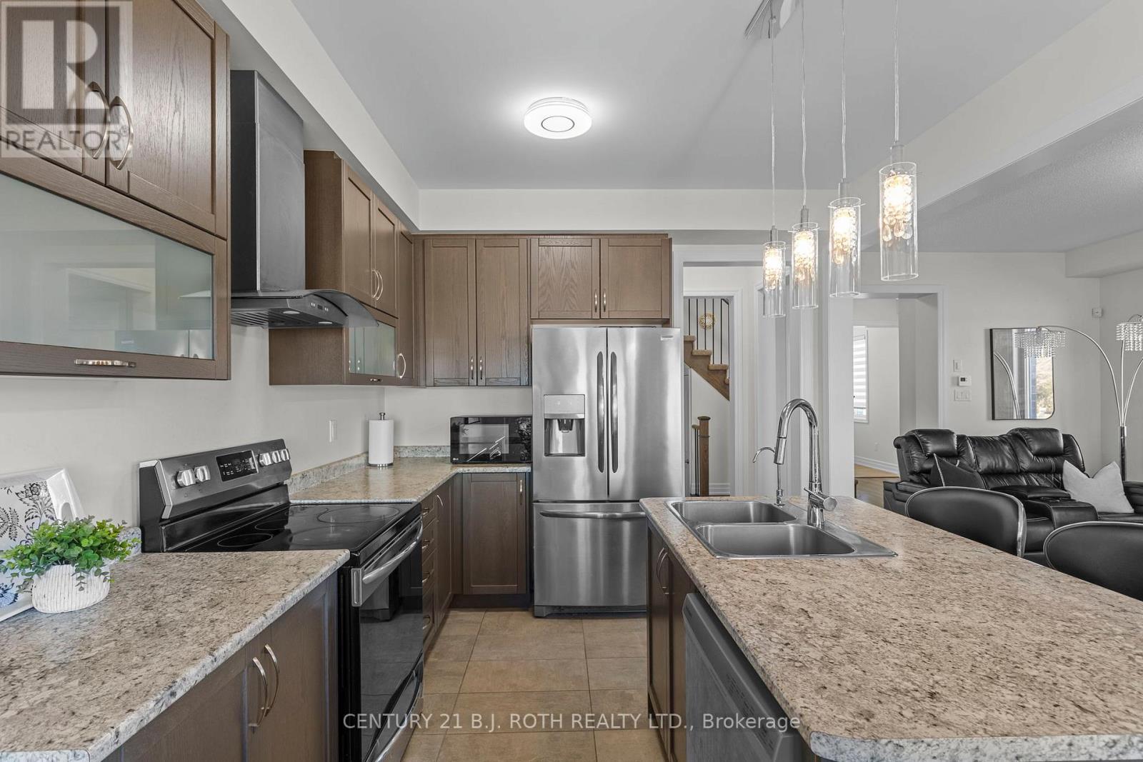 11 Wagner Crescent, Essa, Ontario  L0M 1B6 - Photo 13 - N12196540