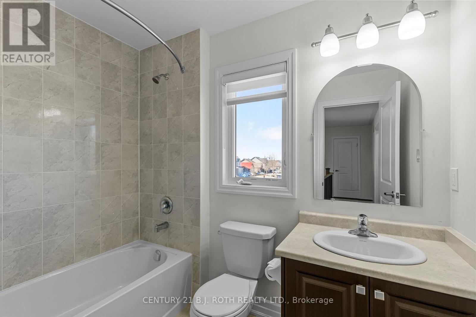 11 Wagner Crescent, Essa, Ontario  L0M 1B6 - Photo 19 - N12196540