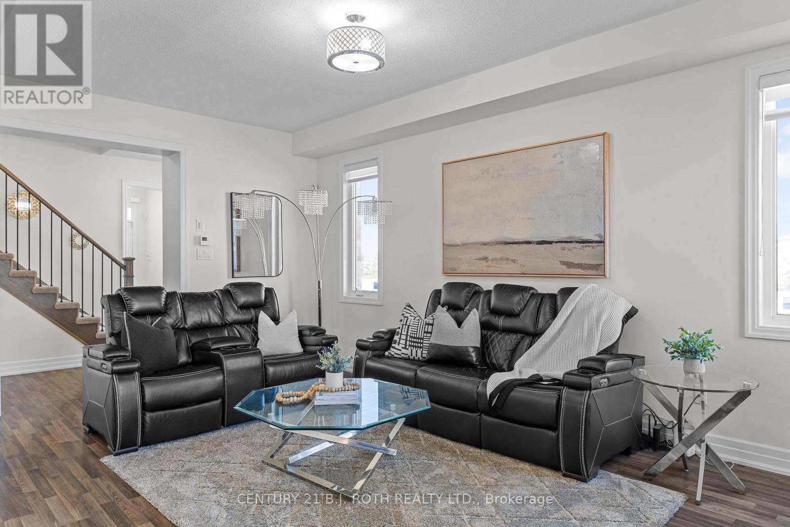 11 Wagner Crescent, Essa, Ontario  L0M 1B6 - Photo 7 - N12196540