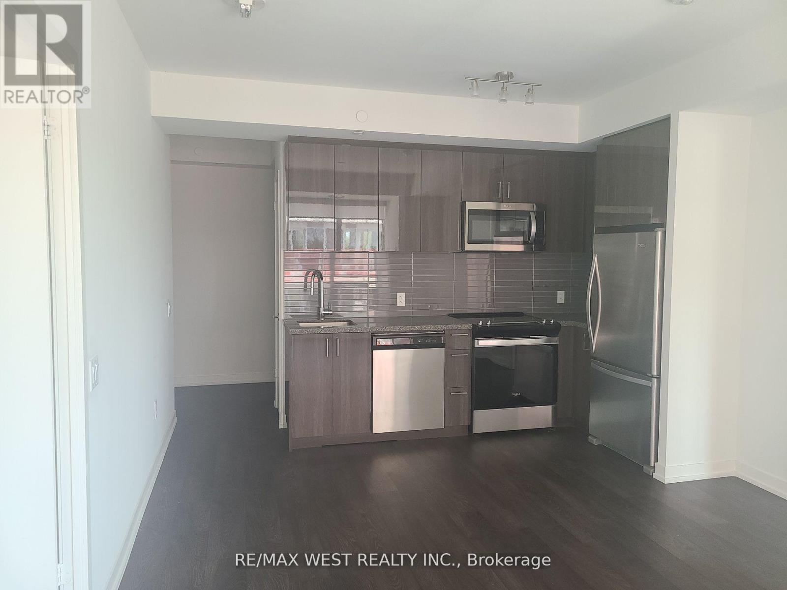 303w - 3 Rosewater Street, Richmond Hill, Ontario  L4C 5T6 - Photo 5 - N12196574