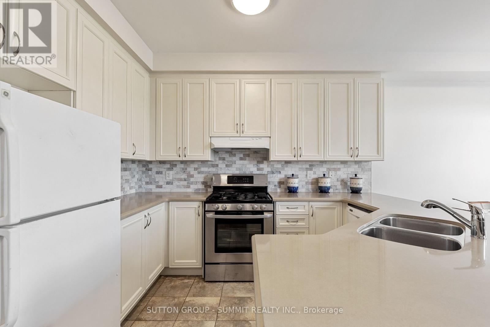 32 Gosnel Circle, Bradford West Gwillimbury, Ontario  L3Z 2A5 - Photo 13 - N12196600