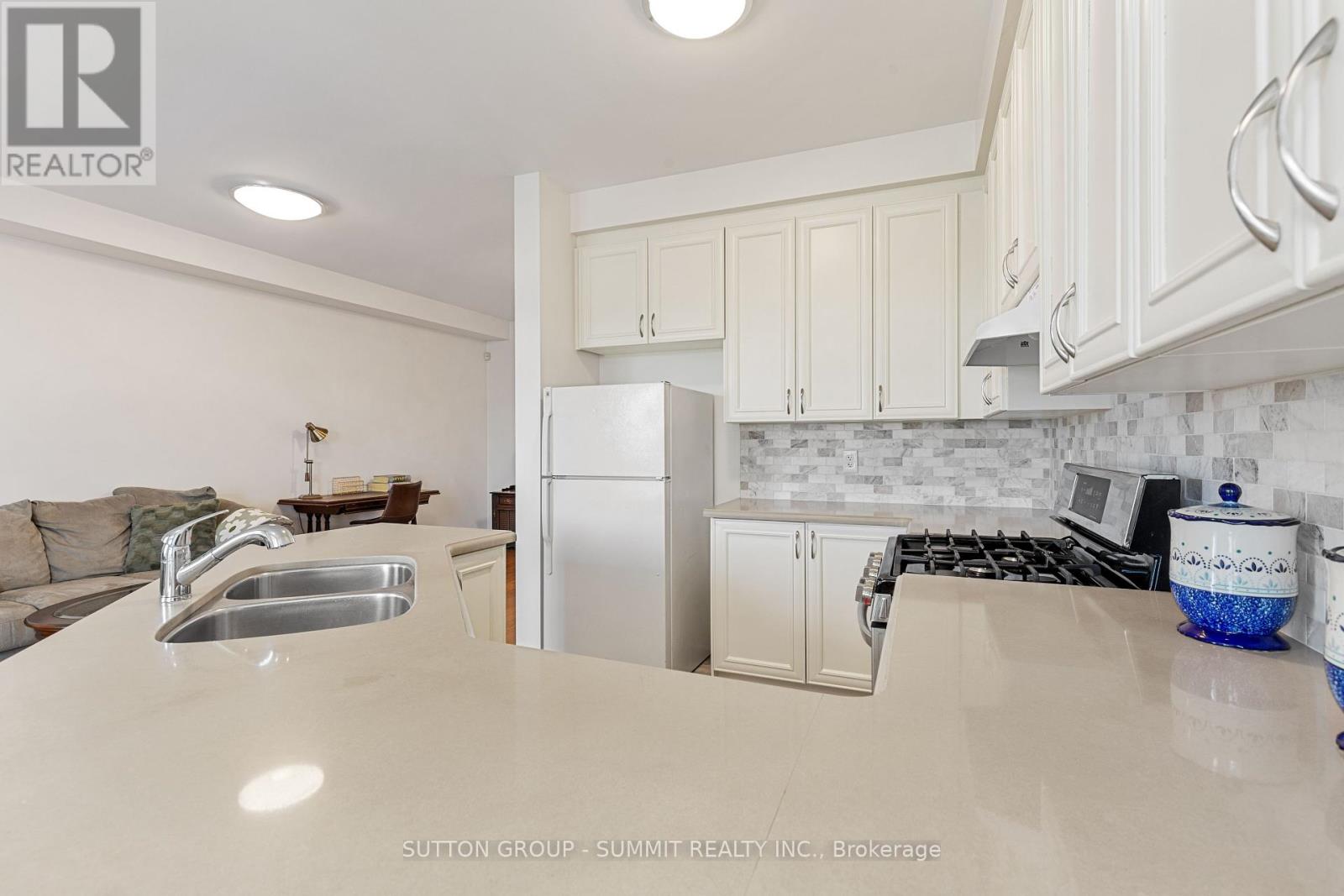 32 Gosnel Circle, Bradford West Gwillimbury, Ontario  L3Z 2A5 - Photo 15 - N12196600
